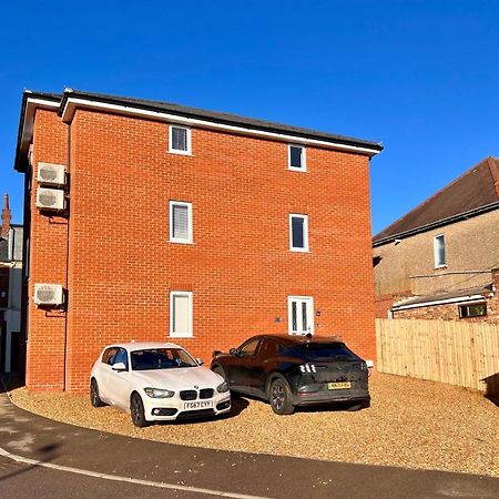 Superb Modern Flat In Northampton, Parking &Ev Apartment Exterior photo