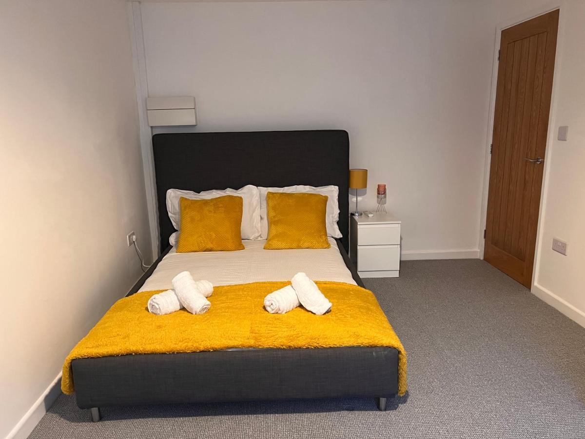 Superb Modern Flat In Northampton, Parking &Ev Apartment Exterior photo